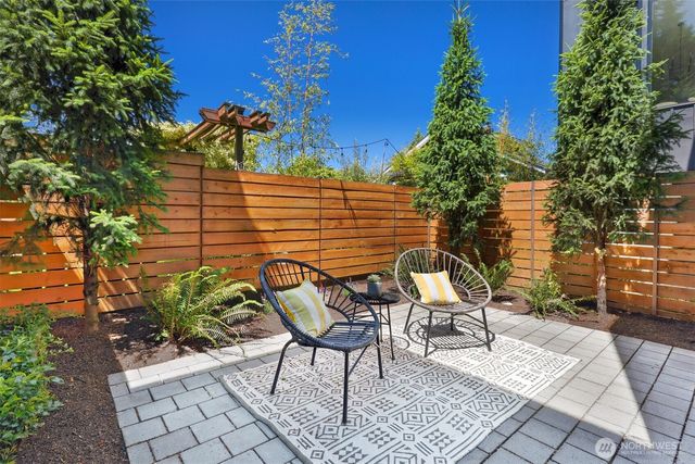 527 B NE 89th Street, Seattle, WA 98115