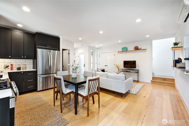 527 B NE 89th Street, Seattle, WA 98115