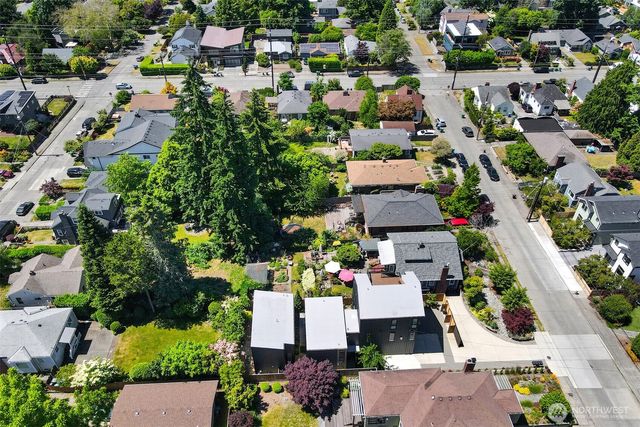 527 B NE 89th Street, Seattle, WA 98115