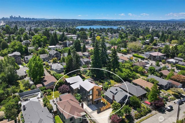 527 B NE 89th Street, Seattle, WA 98115