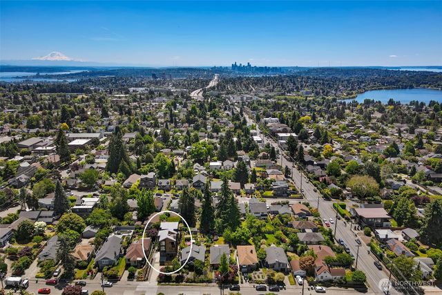 527 B NE 89th Street, Seattle, WA 98115