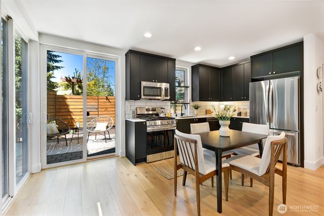 527 B NE 89th Street, Seattle, WA 98115