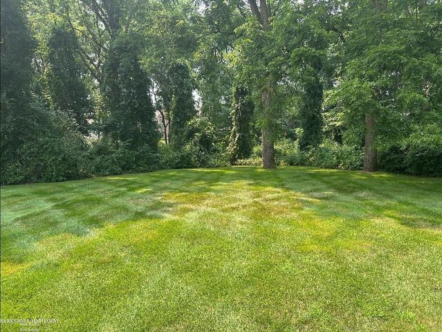 5500 Crystal Creek Lane, Washington, MI 48094