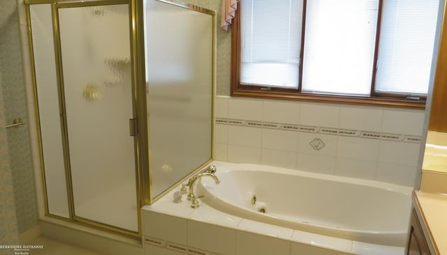 5500 Crystal Creek Lane, Washington, MI 48094