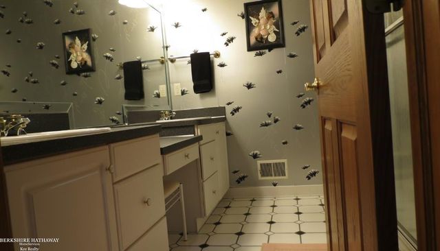 5500 Crystal Creek Lane, Washington, MI 48094