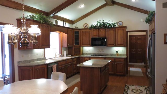 5500 Crystal Creek Lane, Washington, MI 48094