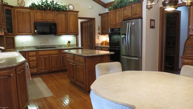 5500 Crystal Creek Lane, Washington, MI 48094