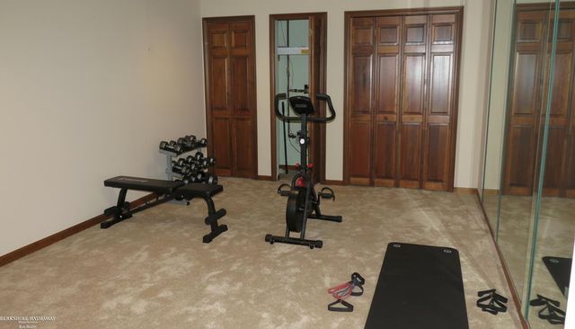 5500 Crystal Creek Lane, Washington, MI 48094