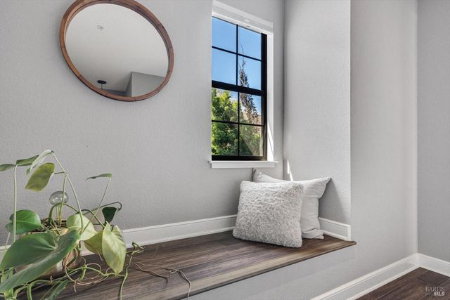 346 Piper St, Healdsburg, CA 95448