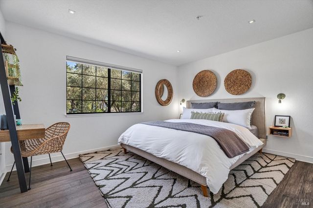 346 Piper St, Healdsburg, CA 95448