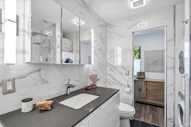 346 Piper St, Healdsburg, CA 95448