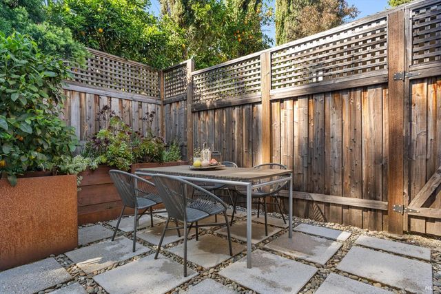 346 Piper St, Healdsburg, CA 95448