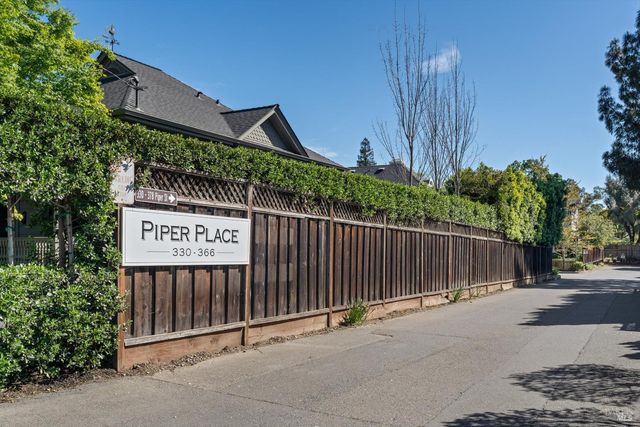 346 Piper St, Healdsburg, CA 95448