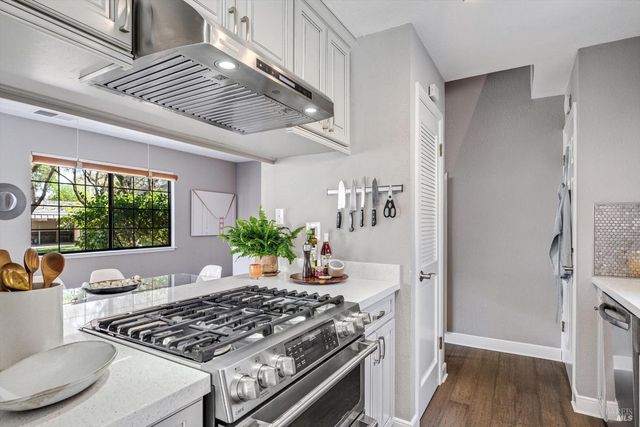 346 Piper St, Healdsburg, CA 95448