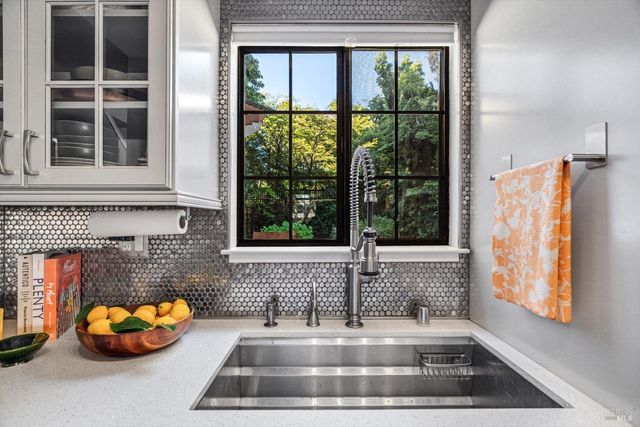 346 Piper St, Healdsburg, CA 95448