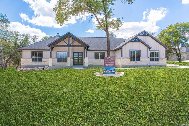 163 Pradera Ridge Drive, Floresville, TX 78114