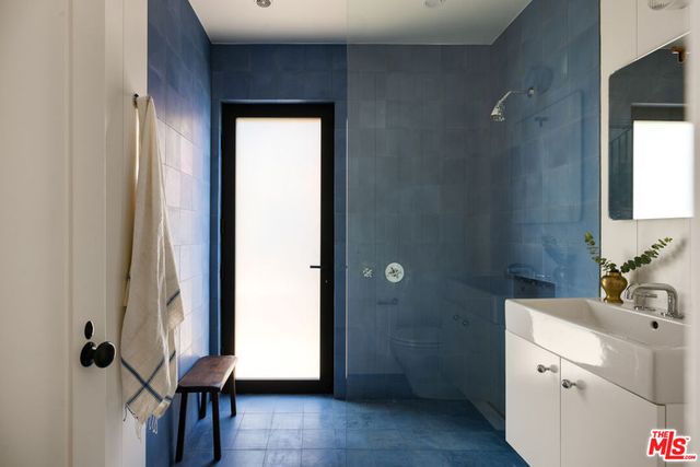 2206 Micheltorena Street, Los Angeles, CA 90039