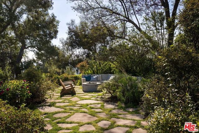 2206 Micheltorena Street, Los Angeles, CA 90039