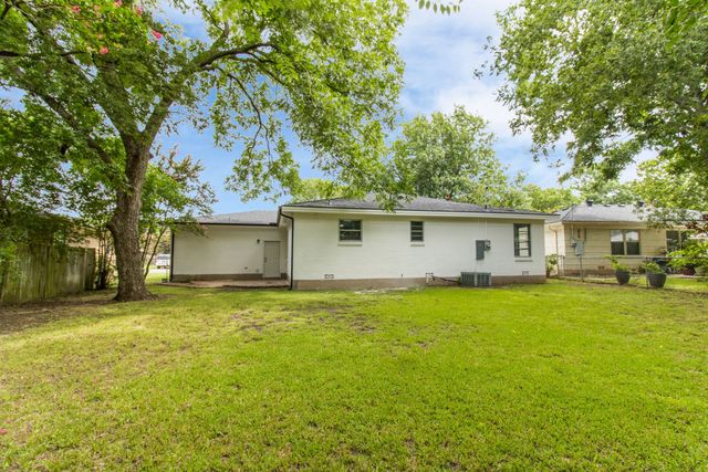 1818 W Belden Street, Sherman, TX 75092