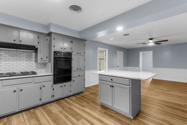 1818 W Belden Street, Sherman, TX 75092