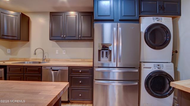 167 Amberly Drive C, Manalapan, NJ 07726