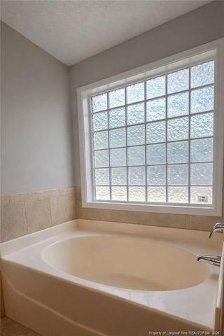 528 Bellgrove Drive, Hope Mills, NC 28348