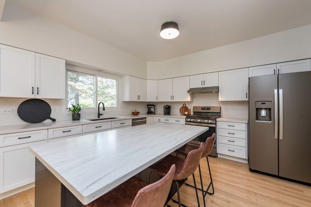 1206 Monroe Avenue, Winthrop Harbor, IL 60096