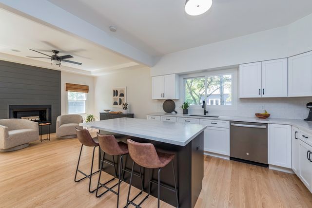 1206 Monroe Avenue, Winthrop Harbor, IL 60096