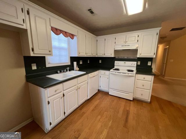 3426 Salem Cove Trail SE, Conyers, GA 30013