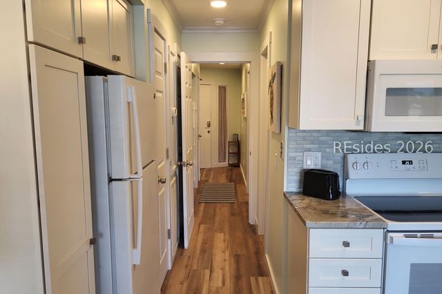 40 Folly Field Rd Apt B119, Hilton Head Island, SC 29928