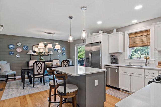 670 Bay St, Fall River, MA 02724