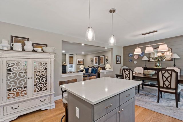 670 Bay St, Fall River, MA 02724