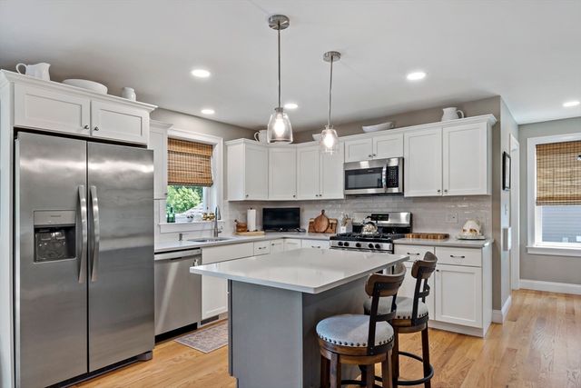 670 Bay St, Fall River, MA 02724