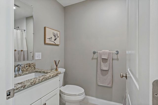 670 Bay St, Fall River, MA 02724