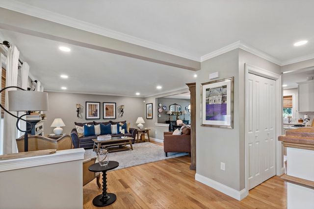 670 Bay St, Fall River, MA 02724