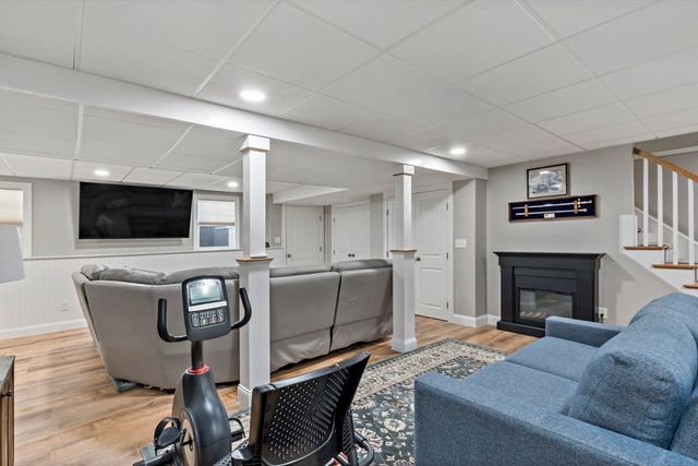 670 Bay St, Fall River, MA 02724