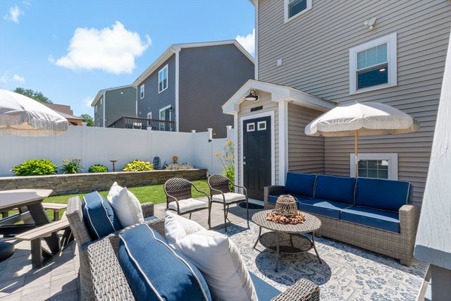670 Bay St, Fall River, MA 02724