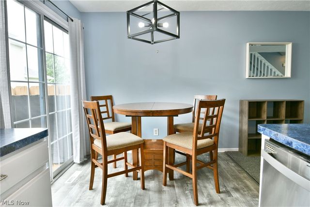 3164 Deer Trail B, Cortland, OH 44410