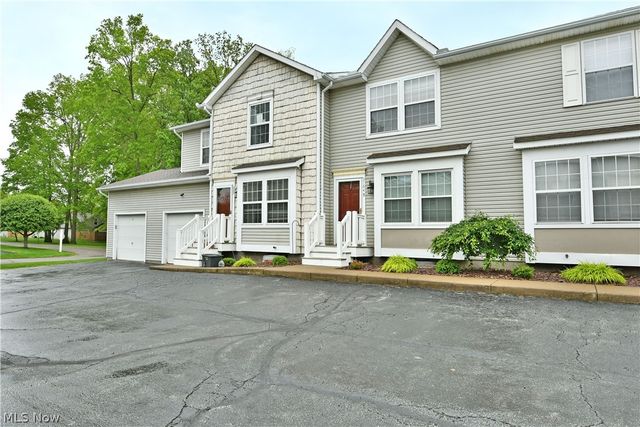 3164 Deer Trail B, Cortland, OH 44410