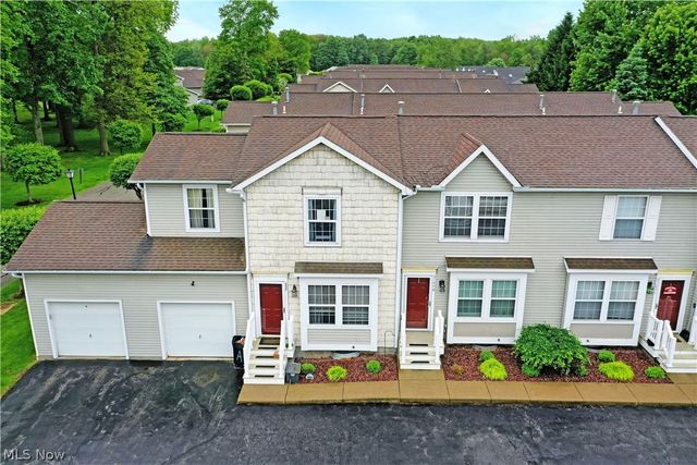 3164 Deer Trail B, Cortland, OH 44410