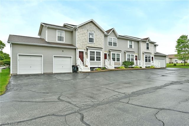 3164 Deer Trail B, Cortland, OH 44410