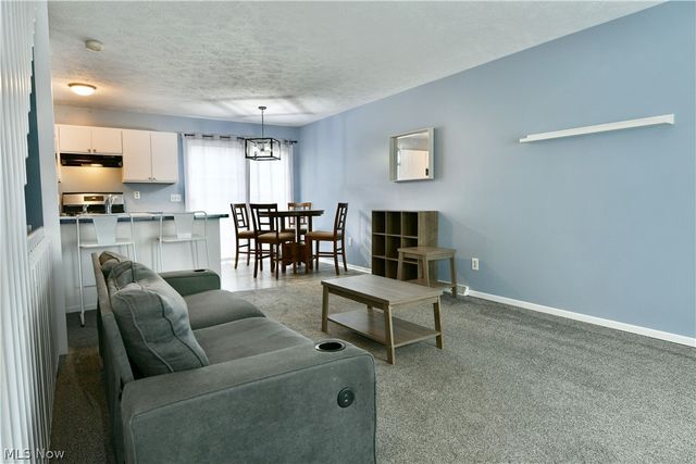 3164 Deer Trail B, Cortland, OH 44410