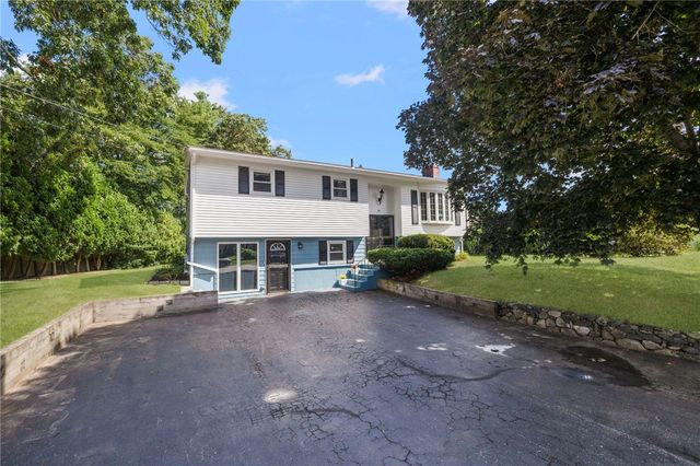 30 Birchwood Lane, West Warwick, RI 02893