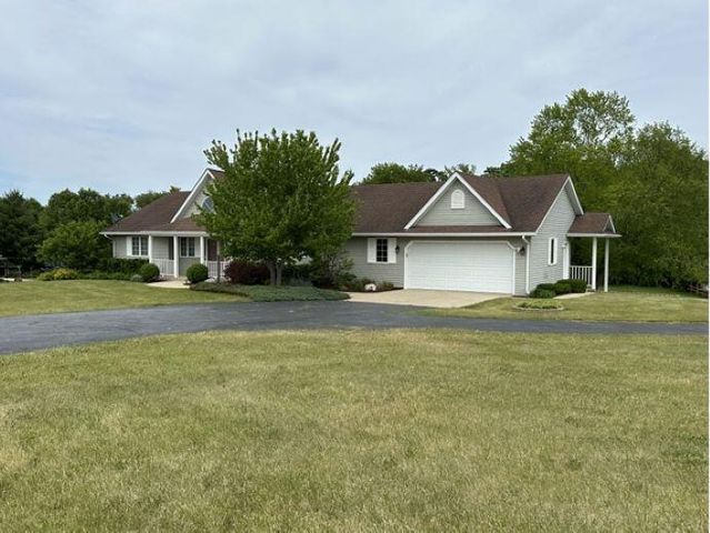 8651 Fieldstone COURT, Burlington, WI 53105