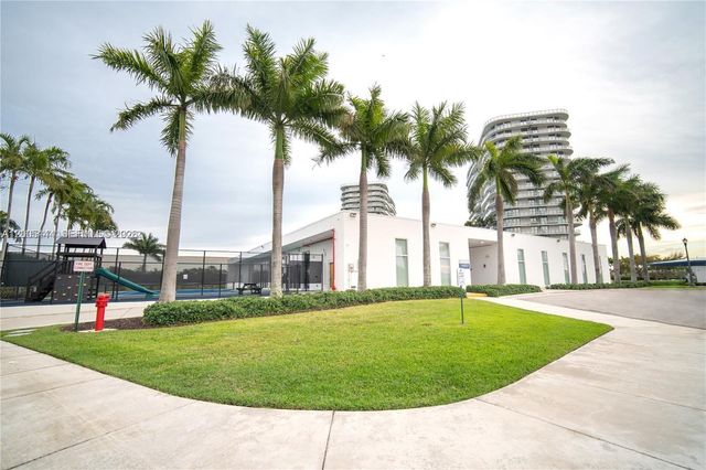 15051 Royal Oaks Lane 503, North Miami, FL 33181
