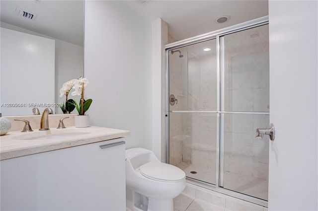 15051 Royal Oaks Lane 503, North Miami, FL 33181