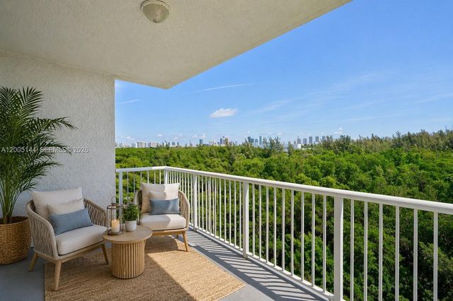 15051 Royal Oaks Lane 503, North Miami, FL 33181