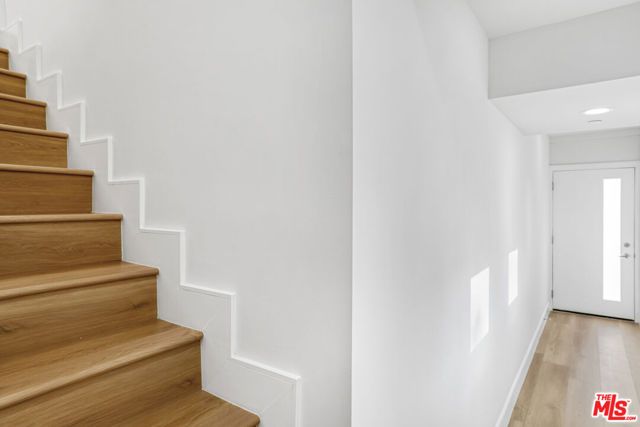 2057 S Garth Avenue, Los Angeles, CA 90034