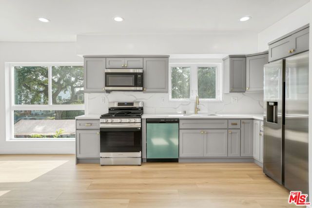 2057 S Garth Avenue, Los Angeles, CA 90034