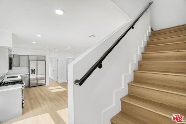 2057 S Garth Avenue, Los Angeles, CA 90034